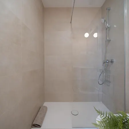 Xpce Urban 8 Skyline - Parking Free Malaga